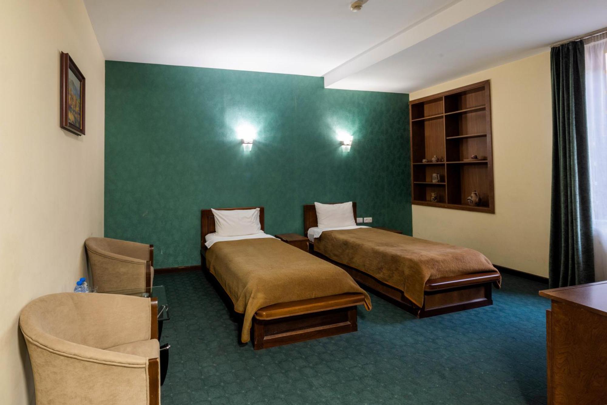 Ararat Hotel Yerevan Exterior photo