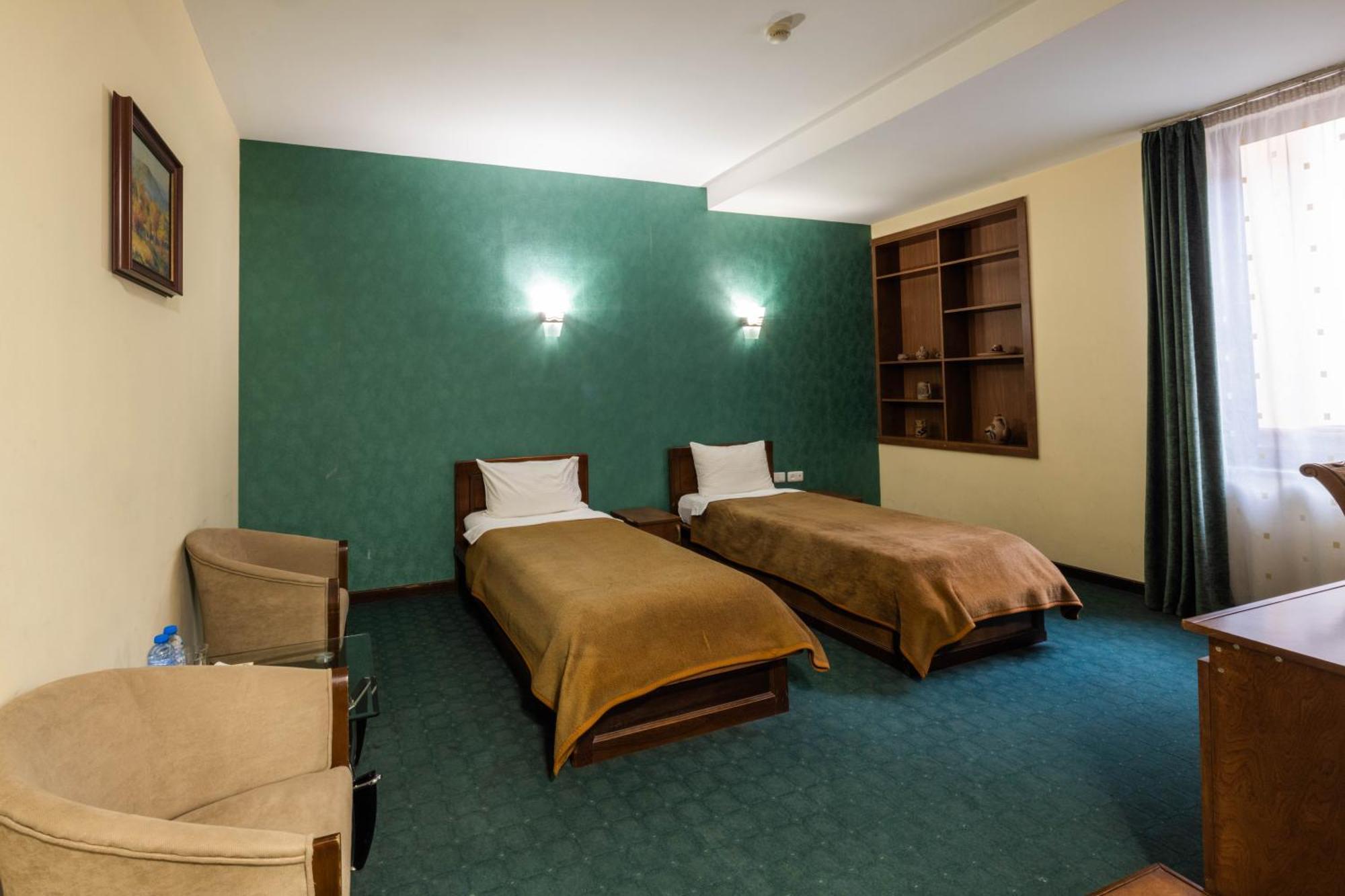 Ararat Hotel Yerevan Exterior photo