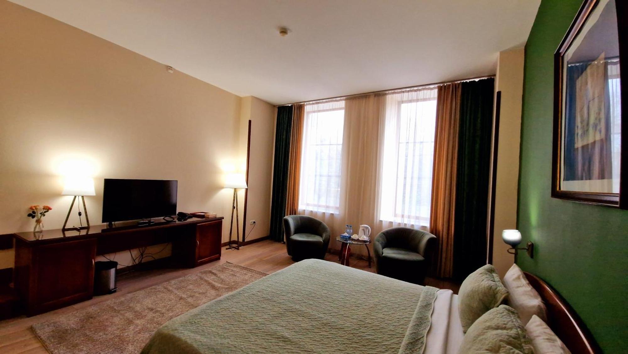 Ararat Hotel Yerevan Exterior photo