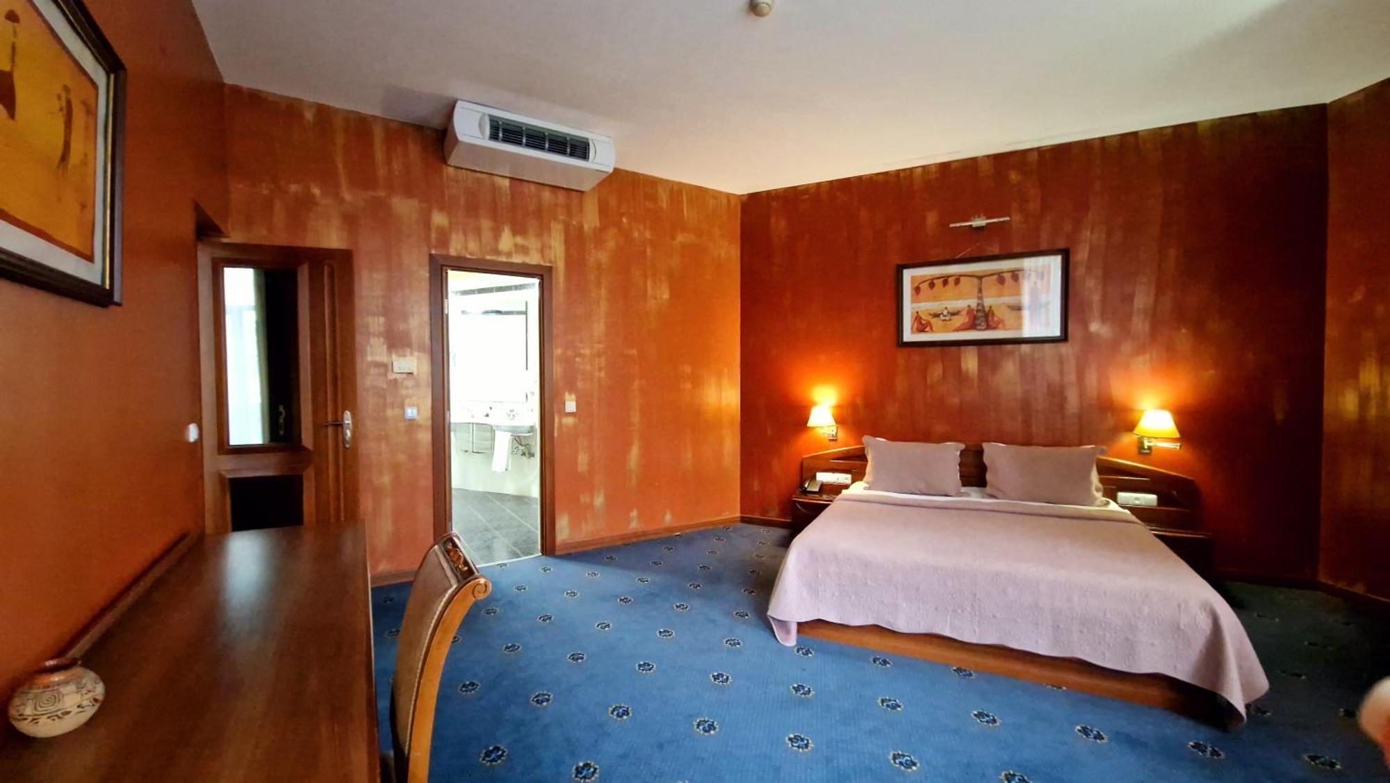 Ararat Hotel Yerevan Exterior photo